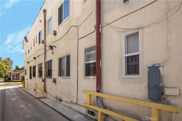 1103 W 64th Street, Los Angeles, CA 90044