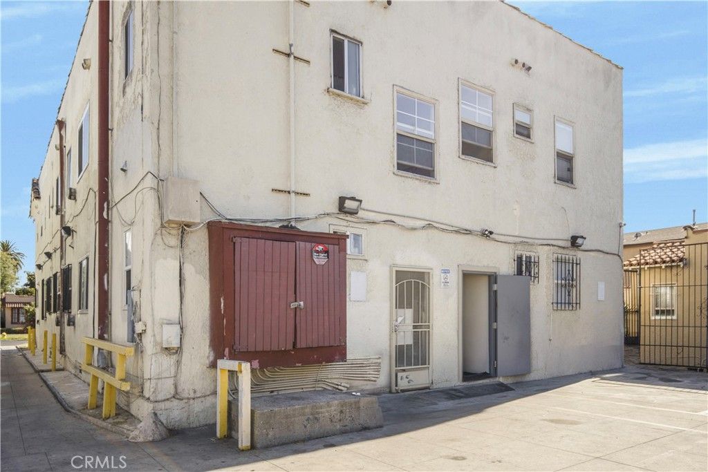 1103 W 64th Street, Los Angeles, CA 90044