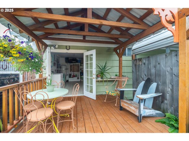 1404 HARRIS St, Myrtle Point, OR 97458