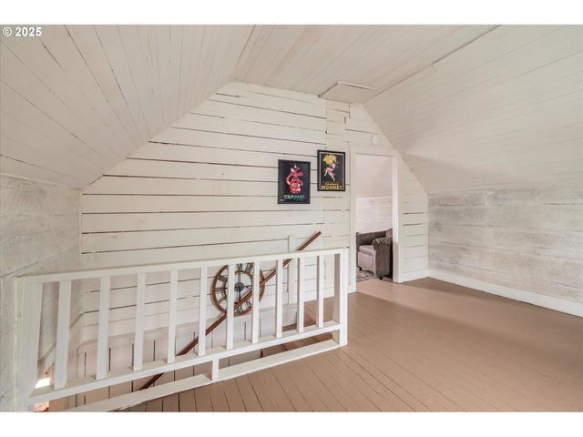 1404 HARRIS St, Myrtle Point, OR 97458