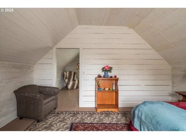 1404 HARRIS St, Myrtle Point, OR 97458