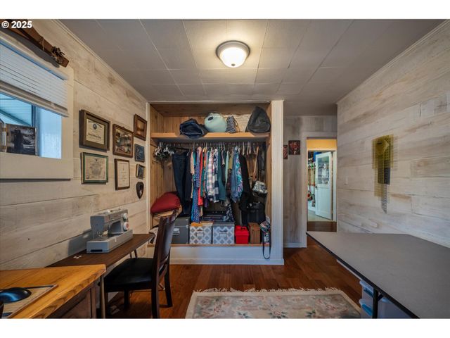 1404 HARRIS St, Myrtle Point, OR 97458