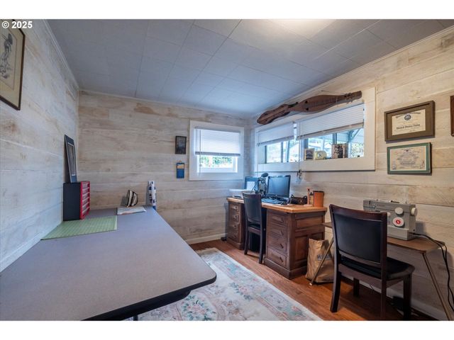 1404 HARRIS St, Myrtle Point, OR 97458