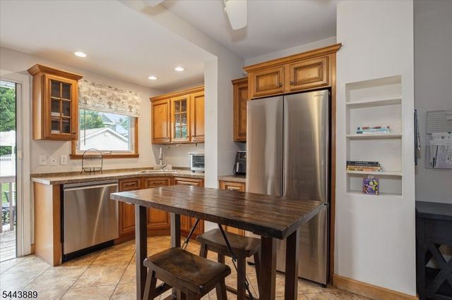 339 Myrtle Ave, Garwood Boro, NJ 07027