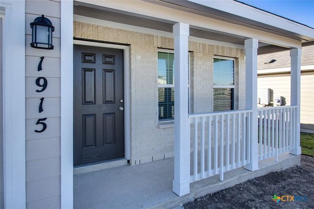 1915 Chiffchaff, New Braunfels, TX 78130