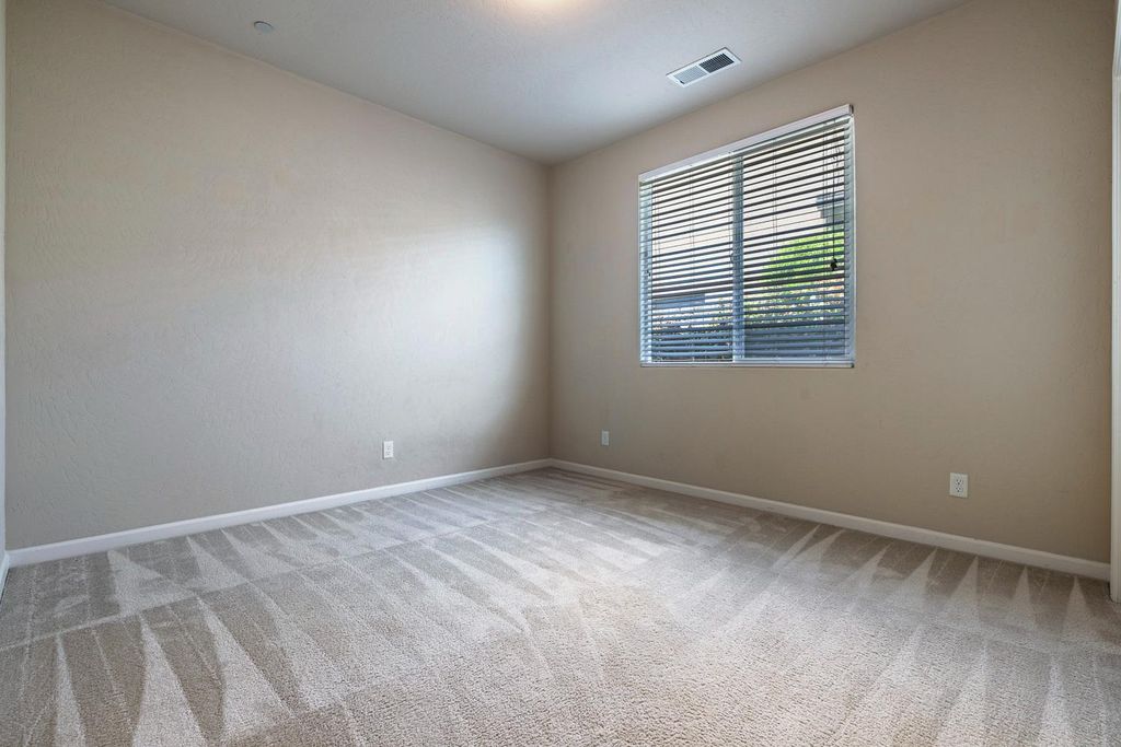 Image 22 of property listing at 10612 N Dearing Avenue, Fresno, CA 93730