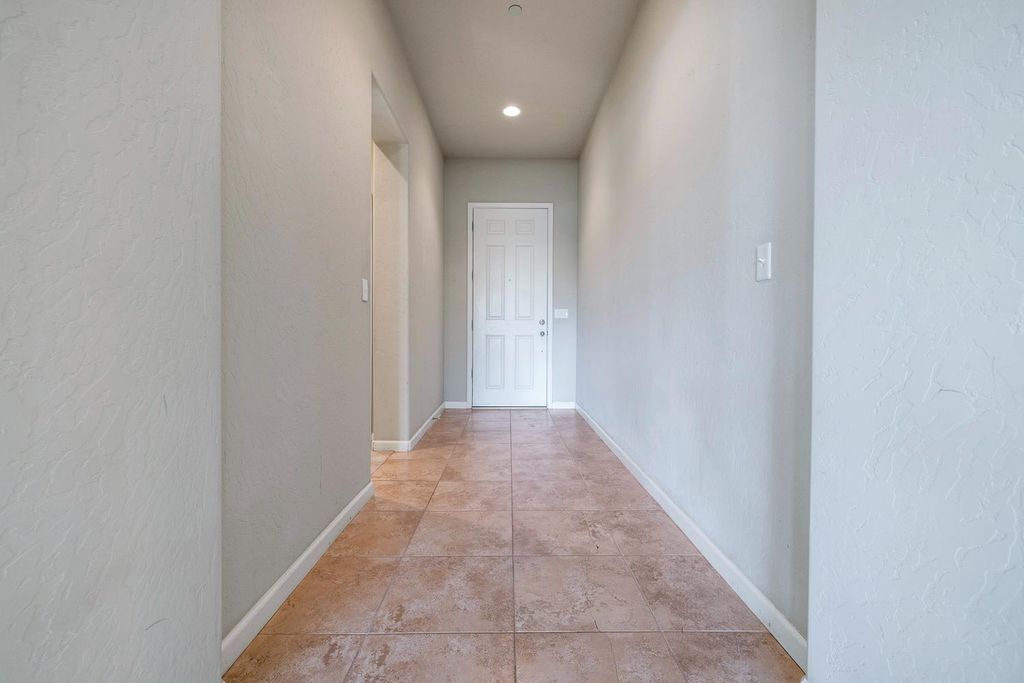 Image 4 of property listing at 10612 N Dearing Avenue, Fresno, CA 93730