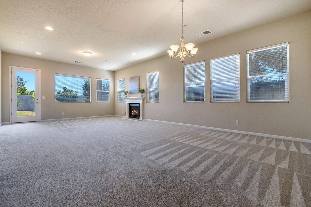 Image 5 of property listing at 10612 N Dearing Avenue, Fresno, CA 93730