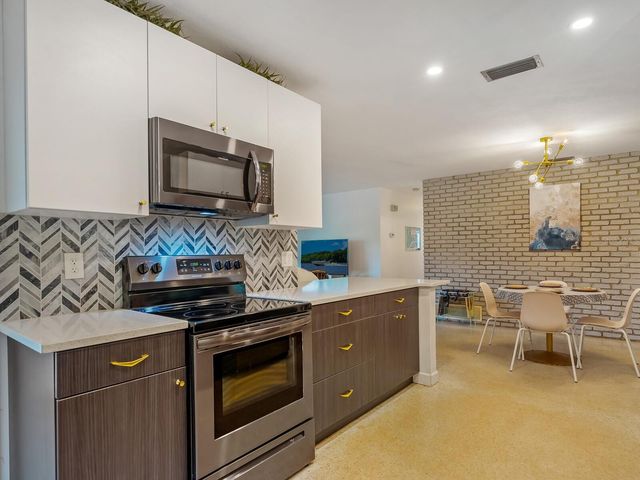 2740 BRUCE LANE, Sarasota, FL 34237