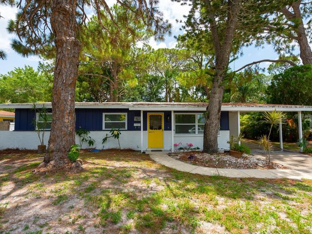 2740 BRUCE LANE, Sarasota, FL 34237