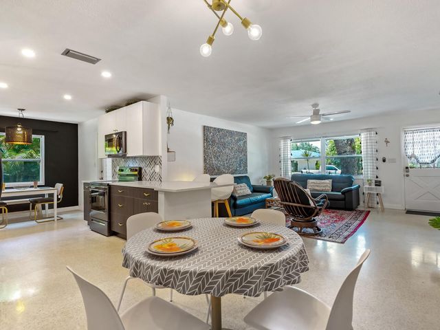 2740 BRUCE LANE, Sarasota, FL 34237