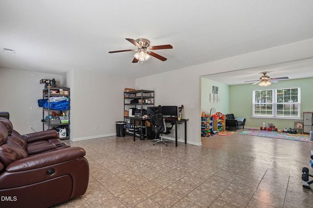 405 Dogwood Creek Place, Fuquay Varina, NC 27526