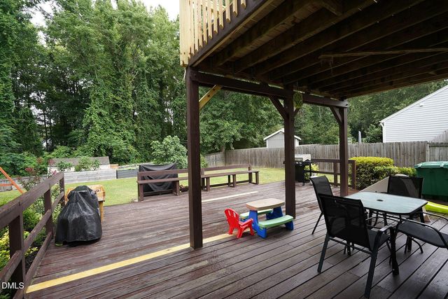 405 Dogwood Creek Place, Fuquay Varina, NC 27526