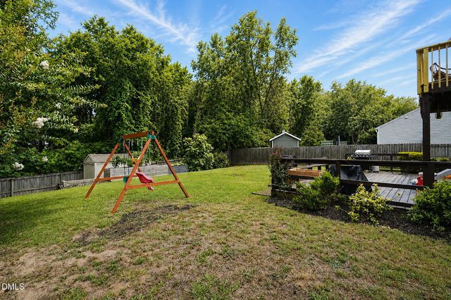 405 Dogwood Creek Place, Fuquay Varina, NC 27526