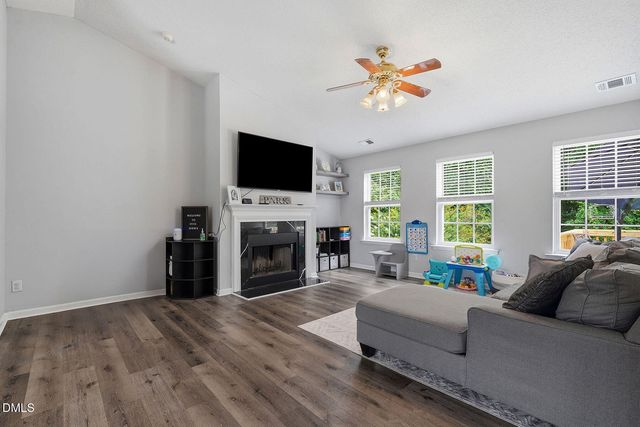 405 Dogwood Creek Place, Fuquay Varina, NC 27526