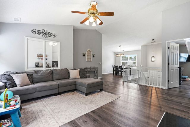 405 Dogwood Creek Place, Fuquay Varina, NC 27526