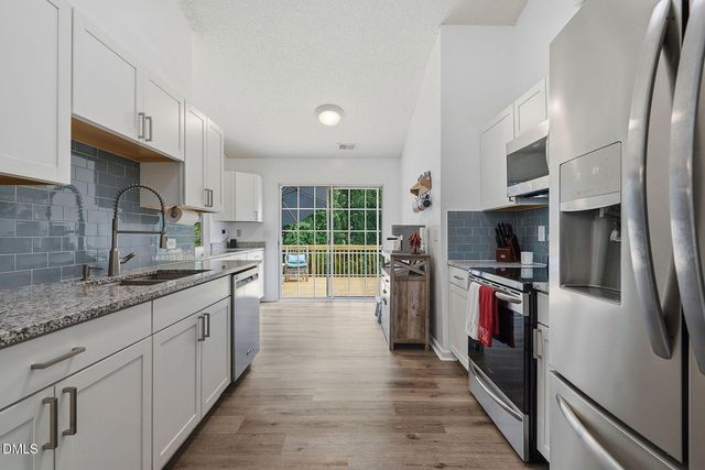 405 Dogwood Creek Place, Fuquay Varina, NC 27526