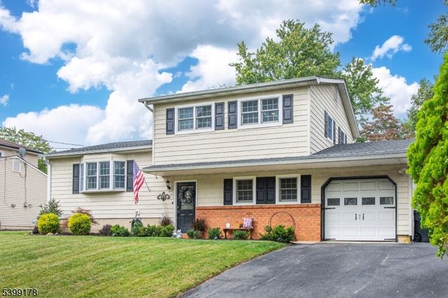 150 College View Dr, Hackettstown Town, NJ 07840