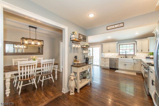 150 College View Dr, Hackettstown Town, NJ 07840