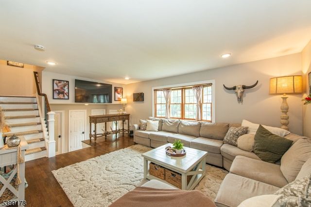 150 College View Dr, Hackettstown Town, NJ 07840