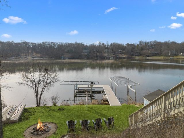 W5693 Ridge ROAD, Elkhorn, WI 53121