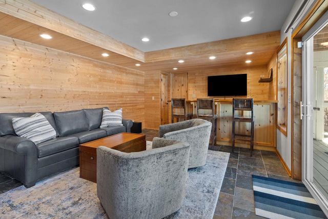 W5693 Ridge ROAD, Elkhorn, WI 53121