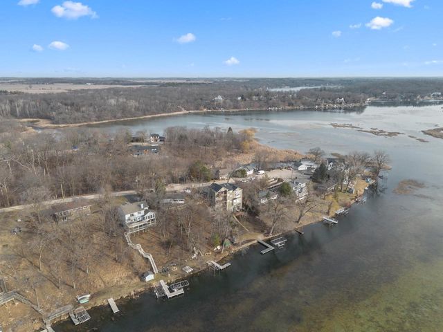 W5693 Ridge ROAD, Elkhorn, WI 53121