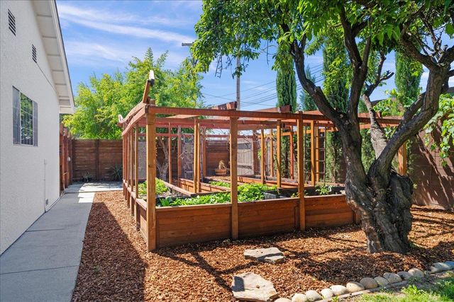 1235 Shamrock Drive, Campbell, CA 95008