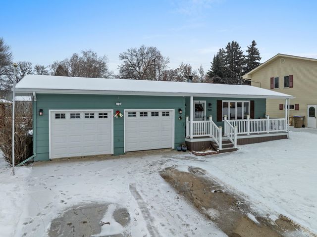 1501 10th St SW, Minot, ND 58701