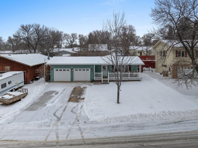 1501 10th St SW, Minot, ND 58701