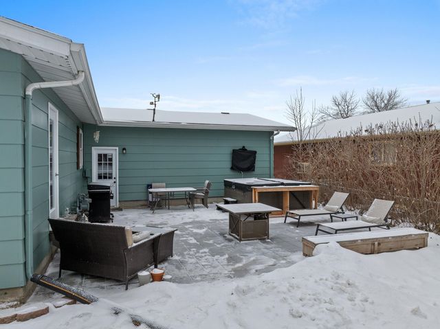 1501 10th St SW, Minot, ND 58701