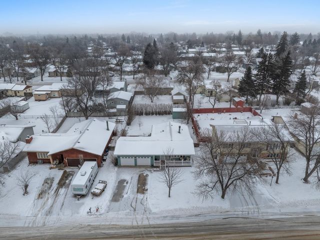 1501 10th St SW, Minot, ND 58701