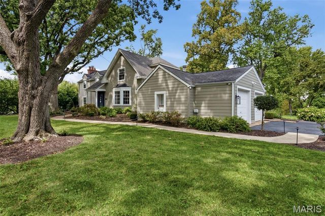 9321 Old Bonhomme Road, Olivette, MO 63132