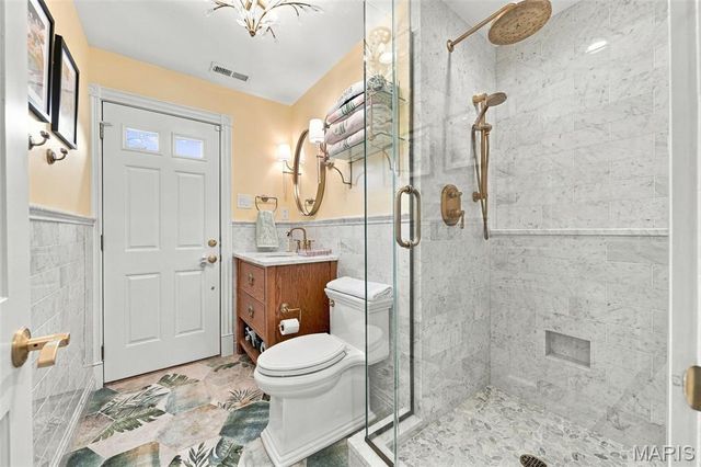 9321 Old Bonhomme Road, Olivette, MO 63132