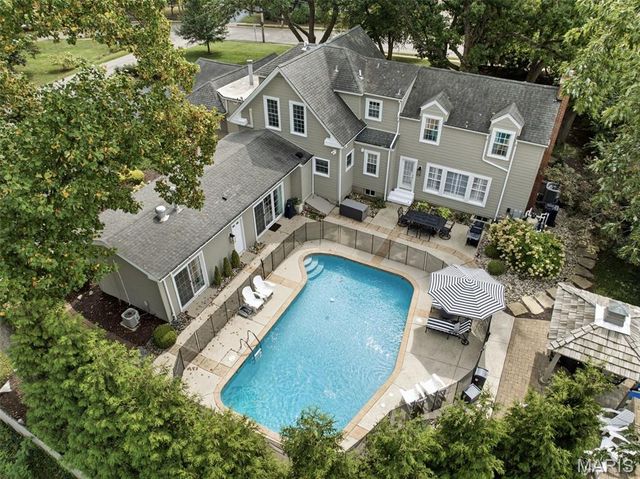 9321 Old Bonhomme Road, Olivette, MO 63132