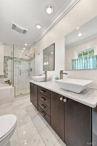 9321 Old Bonhomme Road, Olivette, MO 63132