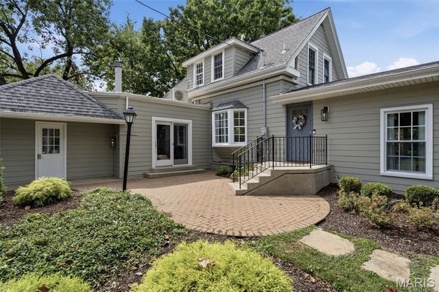 9321 Old Bonhomme Road, Olivette, MO 63132