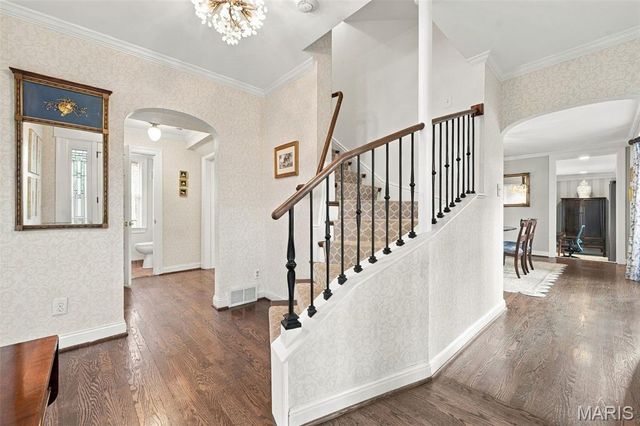 9321 Old Bonhomme Road, Olivette, MO 63132