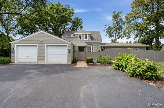9321 Old Bonhomme Road, Olivette, MO 63132