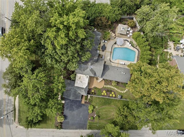 9321 Old Bonhomme Road, Olivette, MO 63132