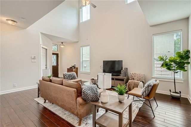 2101 Rivers Edge WAY 19, Austin, TX 78741