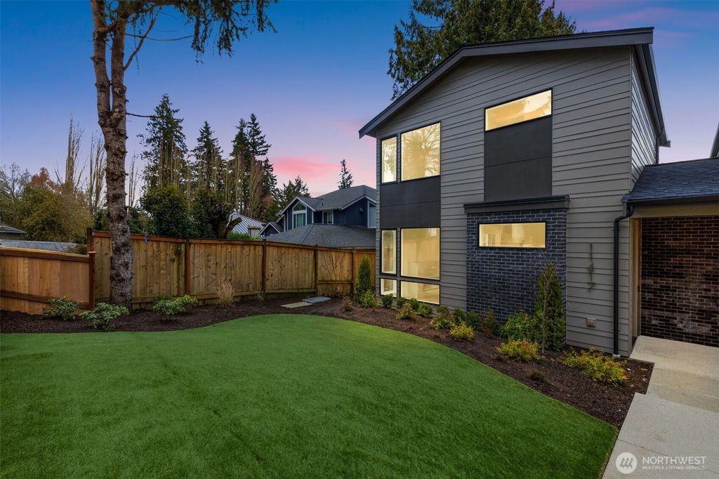 11417 NE 91st Street, Kirkland, WA 98033