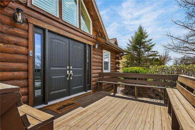 611 N Winnebago Drive, Lake Winnebago, MO 64034