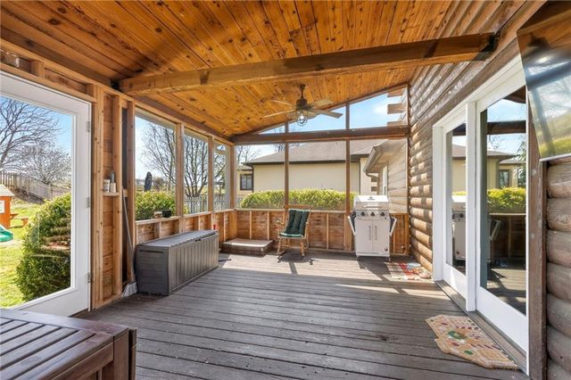 611 N Winnebago Drive, Lake Winnebago, MO 64034