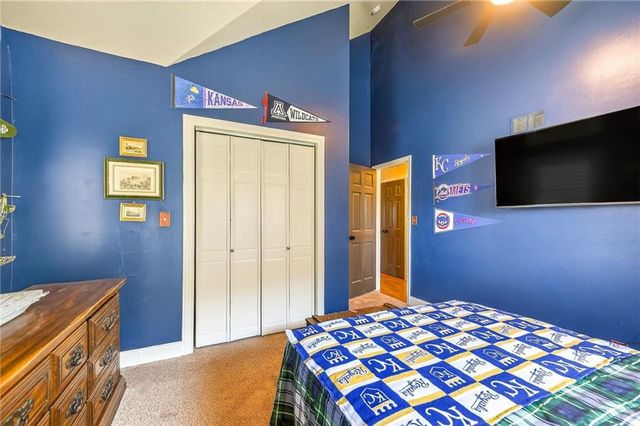 611 N Winnebago Drive, Lake Winnebago, MO 64034