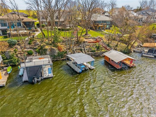 611 N Winnebago Drive, Lake Winnebago, MO 64034