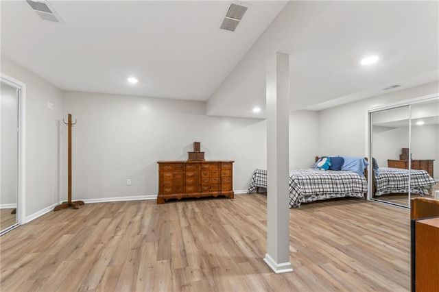 611 N Winnebago Drive, Lake Winnebago, MO 64034