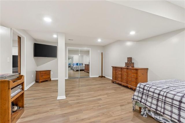611 N Winnebago Drive, Lake Winnebago, MO 64034