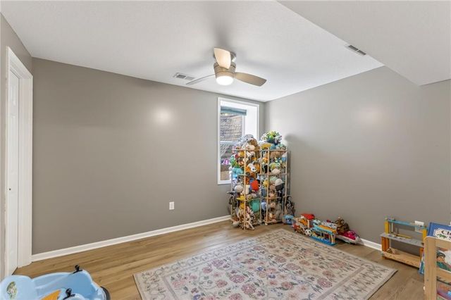 611 N Winnebago Drive, Lake Winnebago, MO 64034