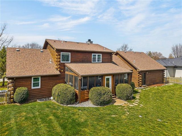 611 N Winnebago Drive, Lake Winnebago, MO 64034